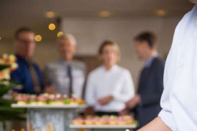 waitress-serving-coffee-buffet-restaurant.jpg